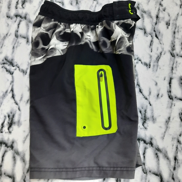 Size M(8) Boys Swim Trunks with Shark Design and Zip Pocket. Flawed. - Picture 6 of 9